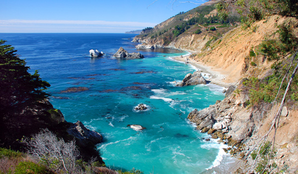 Highway 1 i Californien åben ved Big Sur