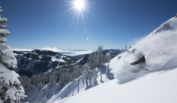 Artikel om kendt skiområde i Californien – Glem bikinien: Første gang på ski i Californien