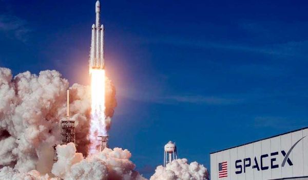 SpaceX-astronauter på vej tilbage til Jorden i SpaceX-rumkapslen “Crew Dragon”