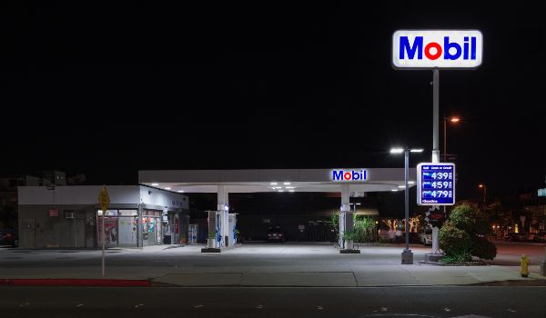 Petaluma i Californien forbyder opførelse af nye tankstationer med benzin og diesel